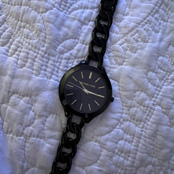 Michael Kors Slim Runway Quartz Black Dial Stainless Steel Ladies Watch - Picture 5 of 6